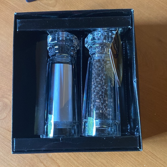 NIB Mr Dudley Peppermill Salt Shaker Set 🧂✨ - Picture 2 of 14